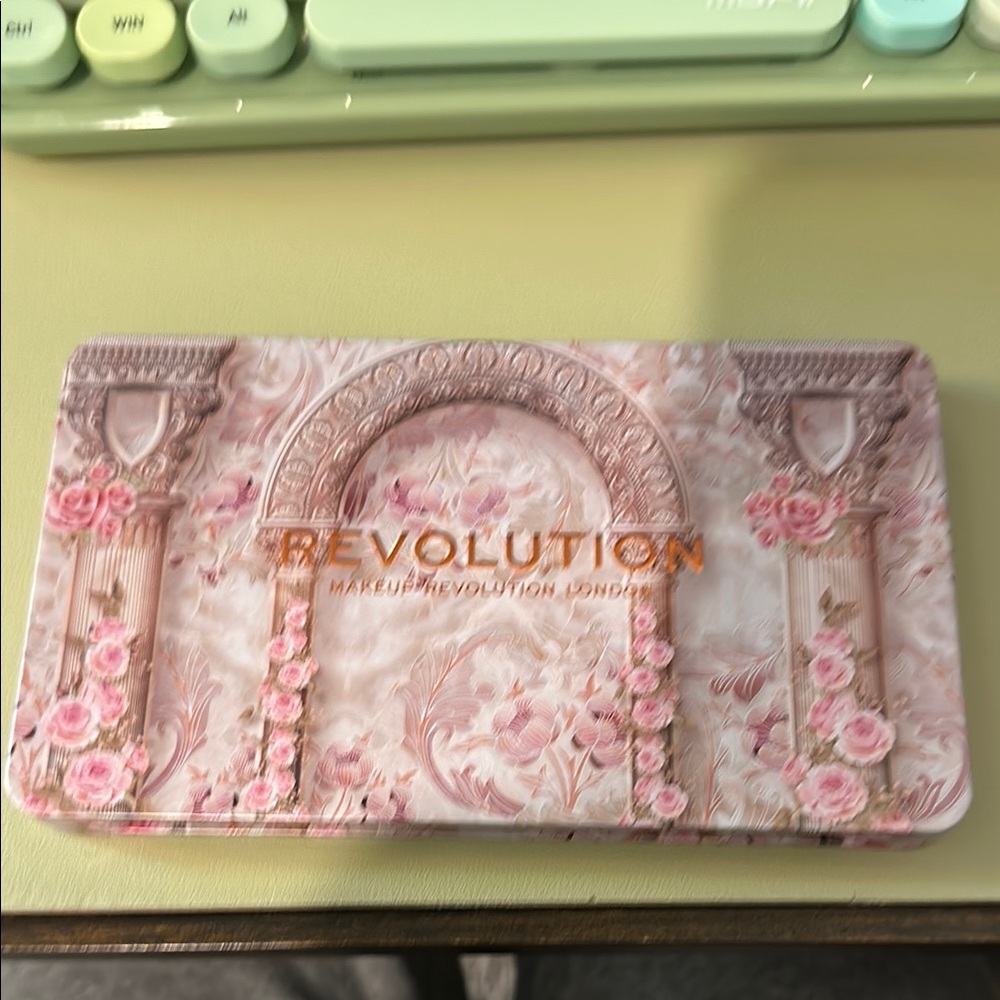 Revolution Forever flawless regal performance palette